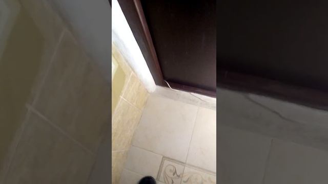 Занавеска в ванне больше не липнет к телу. смотреть онлайн