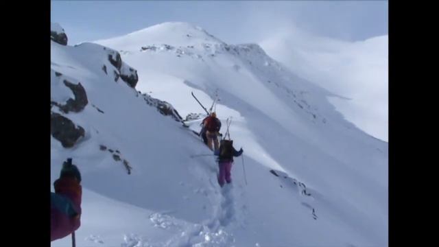 Видео Малышева В. Классическое восхождение по Юго-восточному гребню на пик Урал. смотреть онлайн