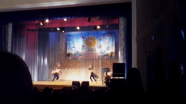 День спорта в Мелетополе.Гимнастический танец смотреть онлайн