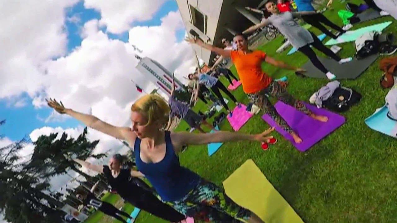 Международный День Йоги в Ульяновске (нарезка 2012, 15, 16, 17гг)