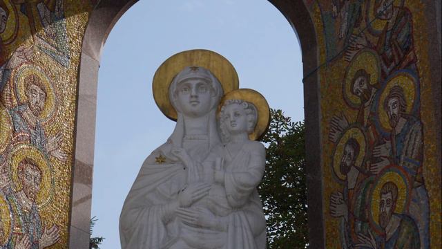 Памятник "Божья Матерь" смотреть онлайн