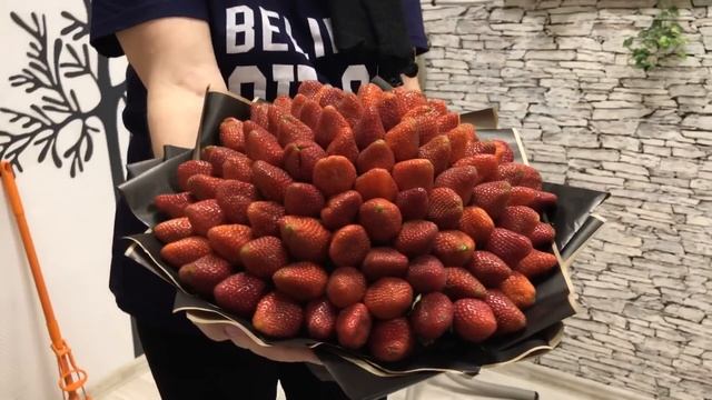 Букет из 101 клубники! Отличный подарок ЛЮБИМОЙ смотреть онлайн