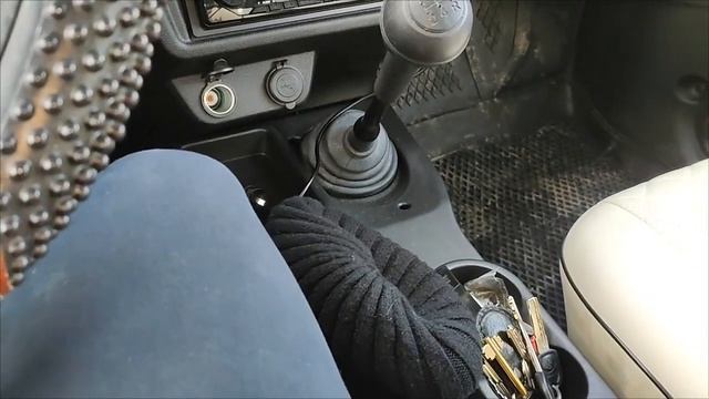 НИВА, проверяем напряжение бортовой сети. смотреть онлайн