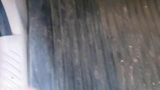 Строительный пылесос Bort BSS-1220 Black собираю мусор в машине смотреть онлайн