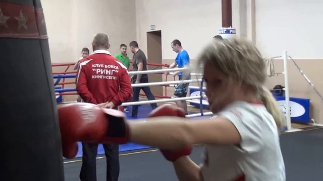 Мини разминка))))) в зале Бокса смотреть онлайн