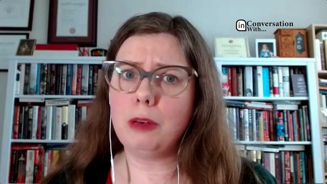 Royal Historian, Carolyn Harris on In Conversation With... смотреть онлайн