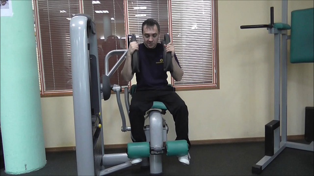 как правильно делать пресс на пресс машине, упражнения для пресса, лучшие упражнения на пресс, 