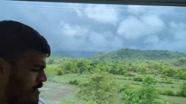 Inaugural run of 02230 Madgaon - Mumbai CSMT Vande Bharat Express смотреть онлайн