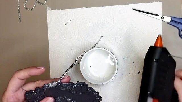 DIY! Новогодняя подвеска на елку из диска.?/DIY! New Year's pendant from a disk.? смотреть онлайн
