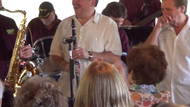 Pulaski Park, Ma 5/18/14 Dennis Polisky on Clarinet. смотреть онлайн