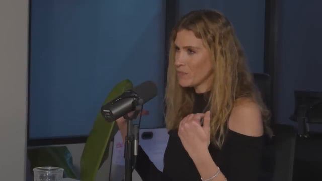 ¿Física cuántica para MANIFESTAR ABUNDANCIA? Con Mariana Fresnedo смотреть онлайн