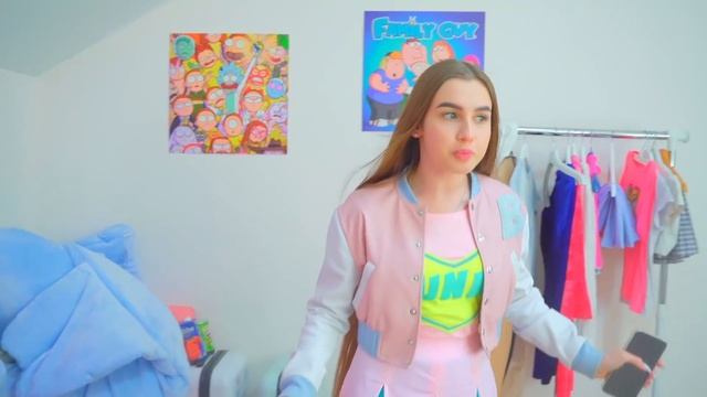 ¡Las Cheerleaders se quedaron sin ropa en la escuela! ¿Quién le robó la victoria de Bunny? смотреть онлайн