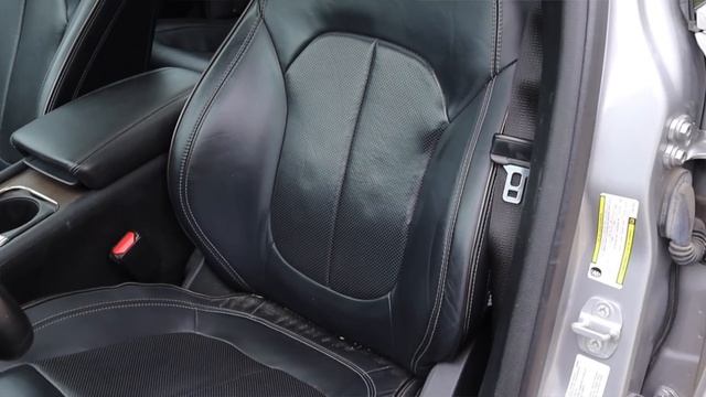 2015 Chrysler 200c Review - Dead Upon Arrival. смотреть онлайн