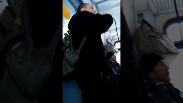 Дорожное выступление в электричке смотреть онлайн