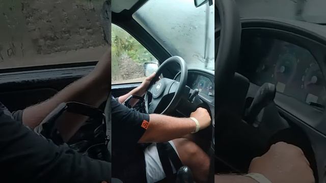 Поломка нивы на Кубе)