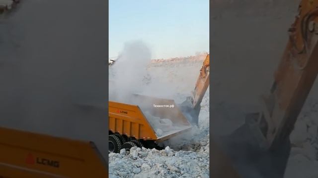 Китайский карьерный самосвал LGMG MT86