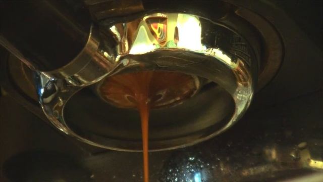 Приготовление эспрессо. Эспрессо смесь Crema Bar. смотреть онлайн