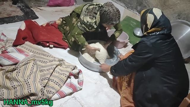 Hardships Of A Nomadic Woman For Family Expensesinstormy Rain:intheabsenceof A Cheating Husband.