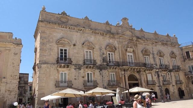 ЖИЗНЬ В ИТАЛИИ. В СИРАКУЗАХ. АРХИМЕД. СИЦИЛИЯ. LIFE IN ITALY. SICILY. SYRAKUCAS. ARCHIMEDES. смотреть онлайн