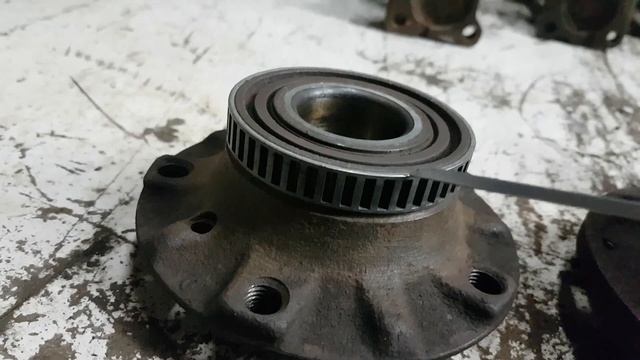 Ревизия передней подвески на БМВ 525 Е34. Рестайлинг или дорестайлинг - часть 1 смотреть онлайн