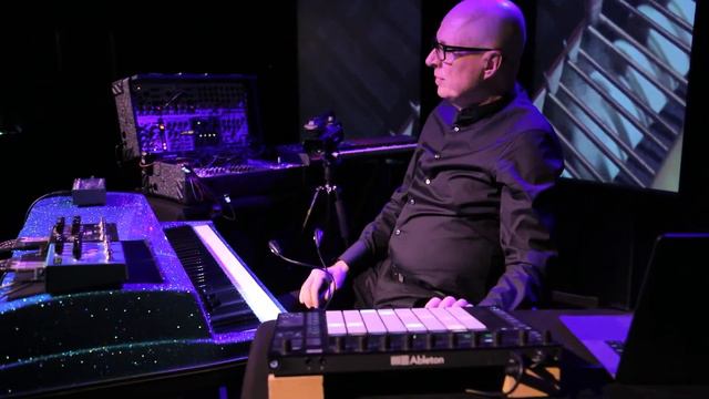 saturday show ! the virgil moorefield pocket orchestra and intermedia works≈under the radar смотреть онлайн