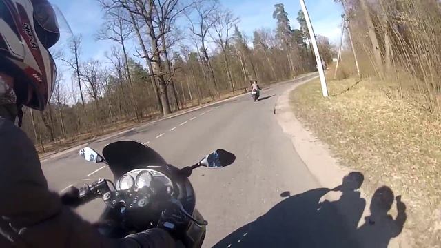 Девушка на мотоцикле Suzuki gs500e смотреть онлайн