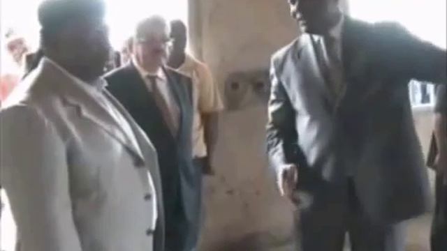 ▶ Infrastructures Le Président Ali Bongo Ondimba fait une visite surprise des chantiers YouTube смотреть онлайн