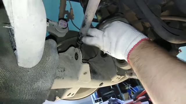 Ставим проставки на Хонда СРВ 3 проставки CR-V III проставки Honda CR-V 3 задние проставки срв 3