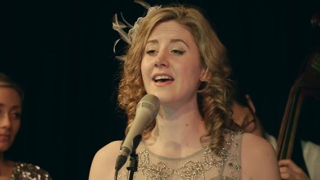 Un Bacio A Mezzanotte - Hetty And The Jazzato Band