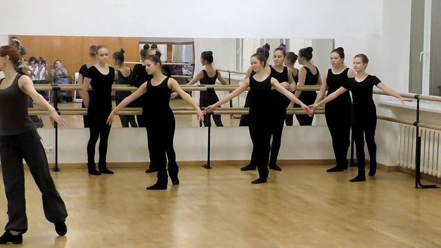 Открытый урок старшей группы по классическому танцу смотреть онлайн