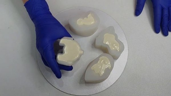 Работа с силиконовыми молдами. Фигурки из шоколада