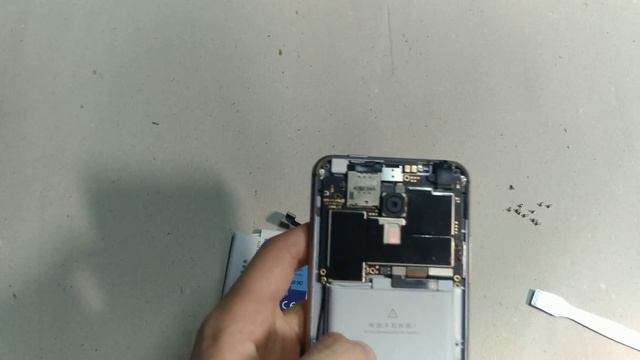 Распаковка и замена батареи в Meizu MX4 PRO смотреть онлайн