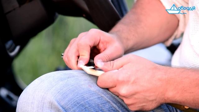 Як зробити свисток з дерева за 4 хв. How to make a whistle. Как сделать свисток из дерева за 4 мин. смотреть онлайн