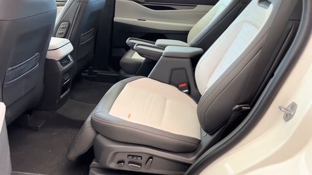 2023 Ford Edge L SUV in-depth Walkaround смотреть онлайн