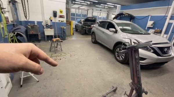 Кузовные работы в США. Auto body shop изнутри
