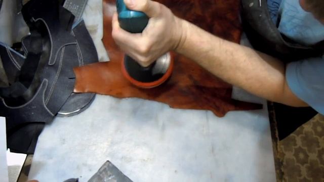 работа с кожей,полировка воском смотреть онлайн