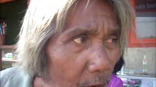 Mbah Boncel Supriyanto and his old bicycle (NOT made in Taiwan or China) смотреть онлайн