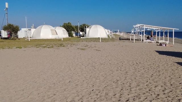 ПЛЯЖИ ФЕОДОСИИ vs ЕВПАТОРИИ смотреть онлайн