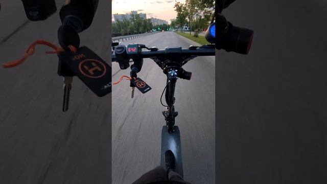 Стант на электросамокате в 3:50 утра смотреть онлайн