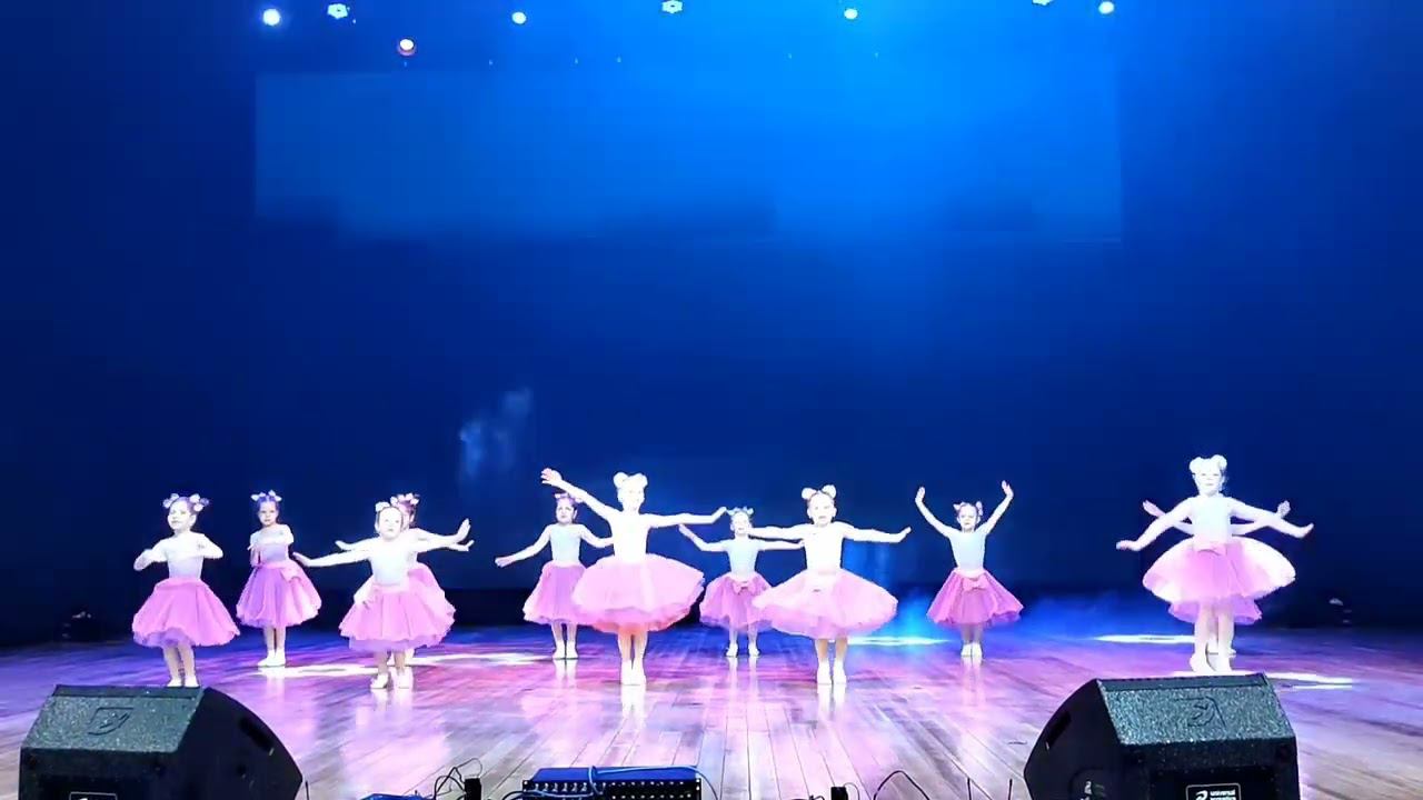 "Танцевальная вселенная" смотреть онлайн