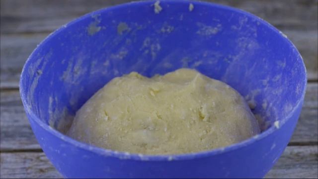 Пирог с малиновым вареньем в духовке - простой рецепт приготовления на основе песочного теста! смотреть онлайн