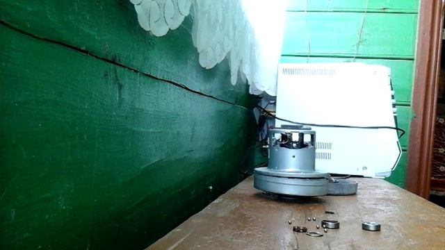 пылесос REDMOND 2200W смотреть онлайн