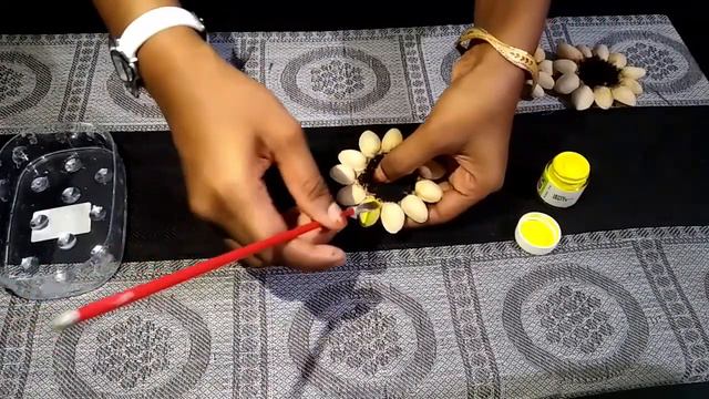 Pistachio shell Crafts | wonderful Wall hanging ideas | Best out of waste | SINI CRAFTS смотреть онлайн