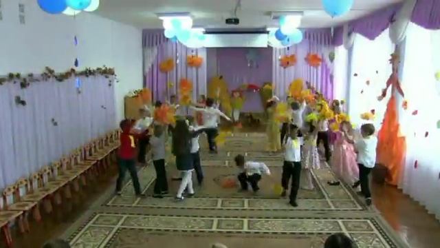 Фрагмент осеннего утренника в детском саду "Ромашка", г. Тимашевск. смотреть онлайн