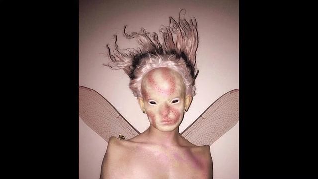 Человек без пола, чей внешний вид просто поразителен, а если посмотреть на это в реальности, то м смотреть онлайн