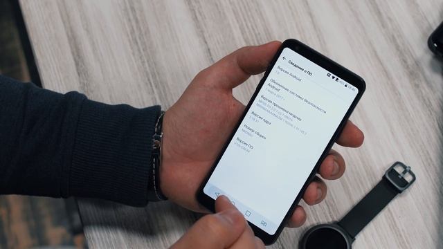 Распаковка LG G6 и LG Watch Style рядом с Galaxy S8+ и Xiaomi Mix смотреть онлайн