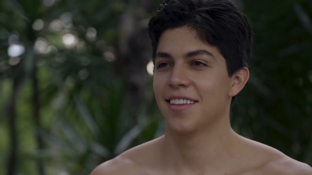 La Rosa de Guadalupe 1/4: Yuridia queda encantada con el hombre musculoso| Las trampas de la pasión смотреть онлайн