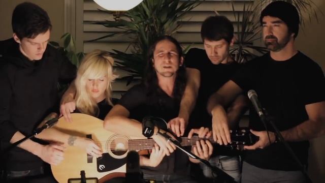 5 People 1 Guitar! смотреть онлайн