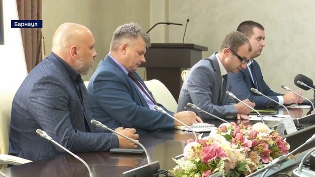 В администрации Барнаула готовы к повышению дорожного трафика с началом учебного года смотреть онлайн