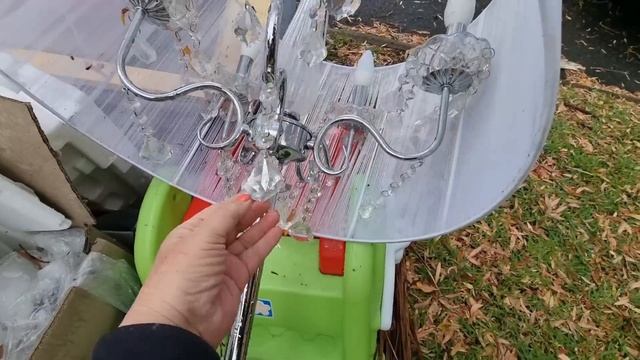 Тонны бесплатных вещей на свалке в Австралии . Не свалка ,а барахолка .Элла Австралия смотреть онлайн